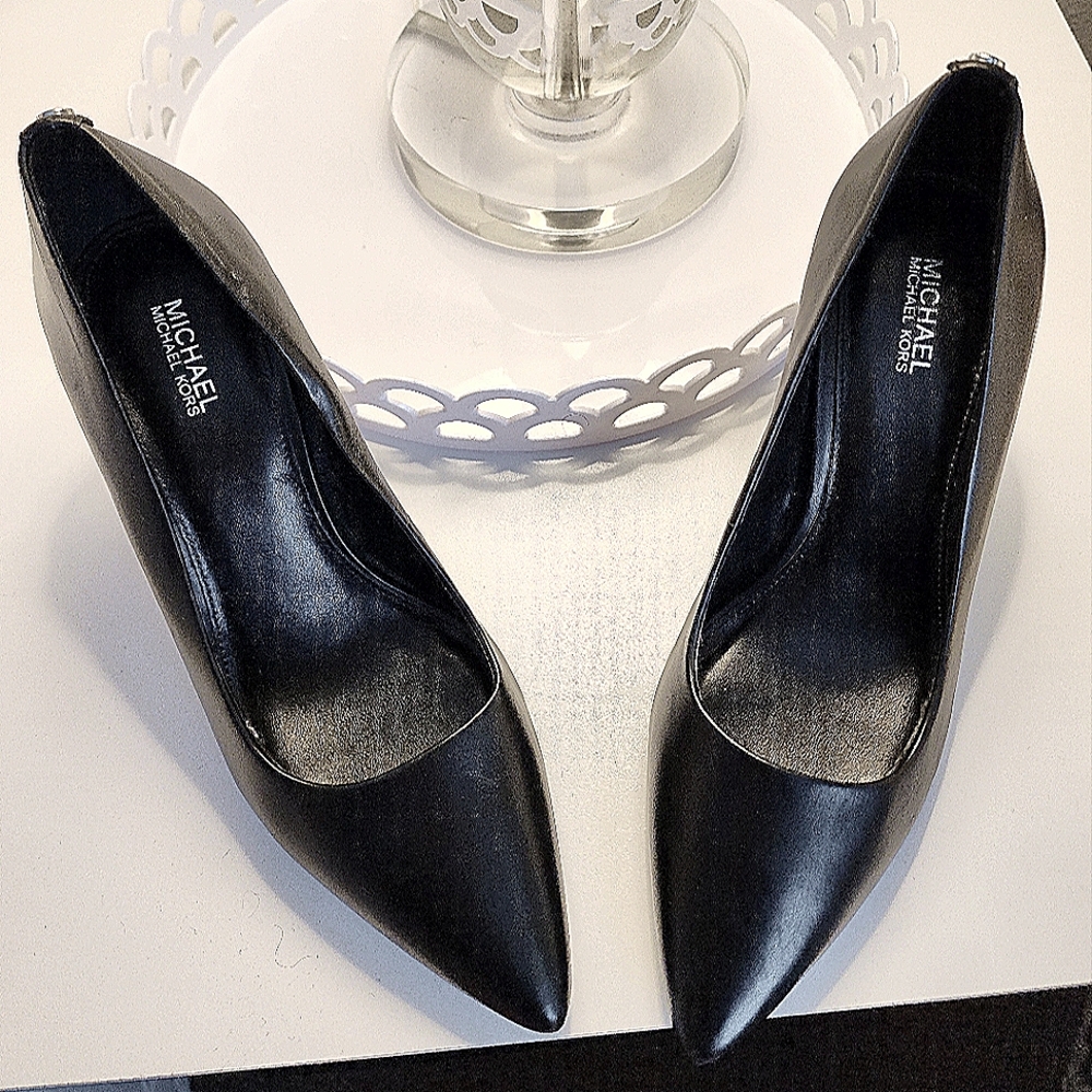 Michael Kors flex pumps